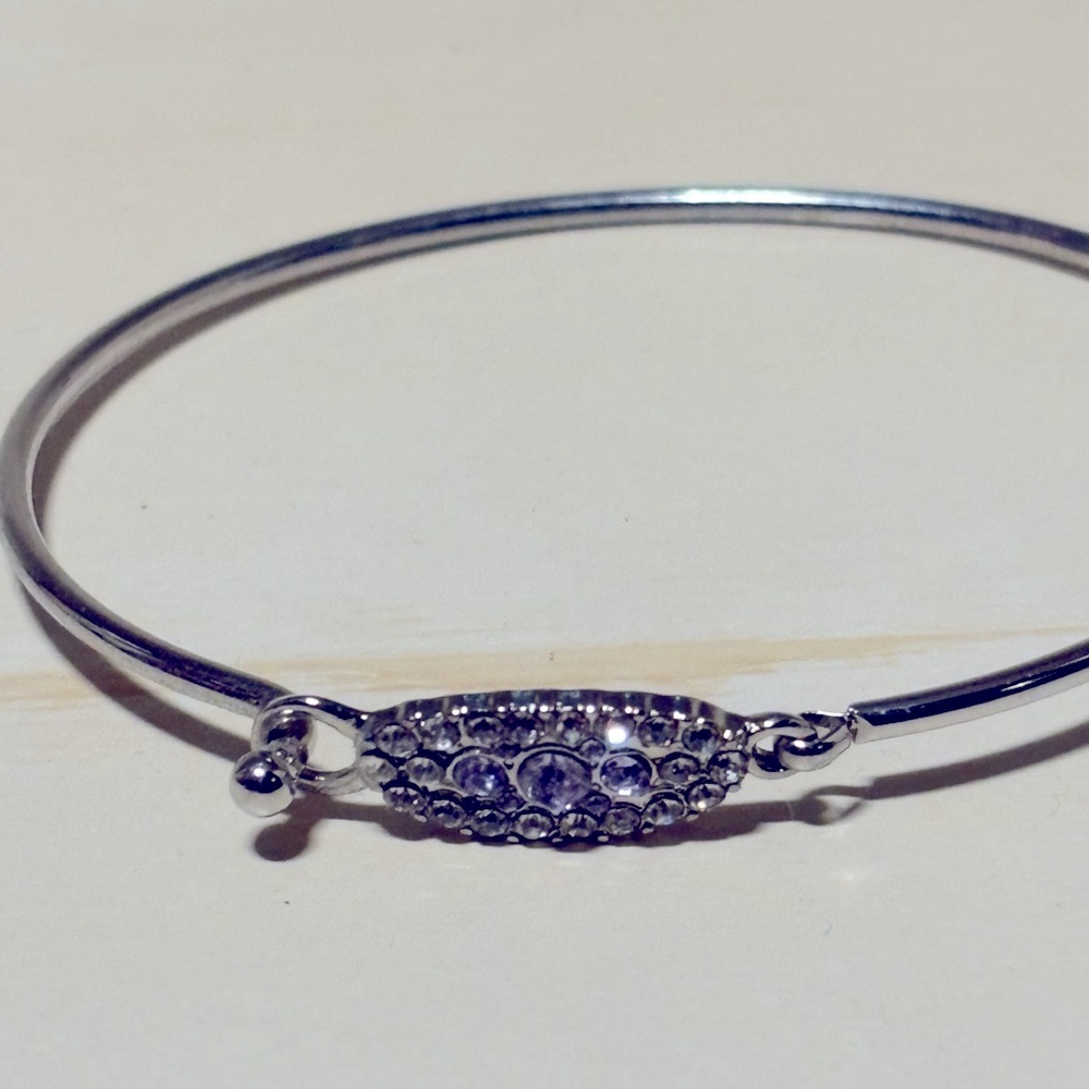 Very nice bracelet.